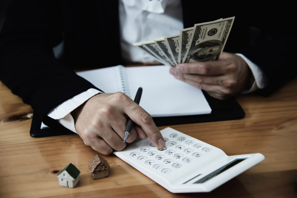 how much does a bail bondsman charge in california